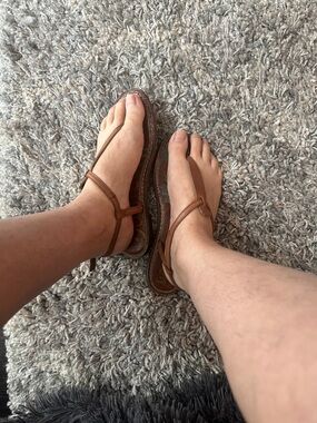 Sam Edelman Brown Leather T-Strap Sandals